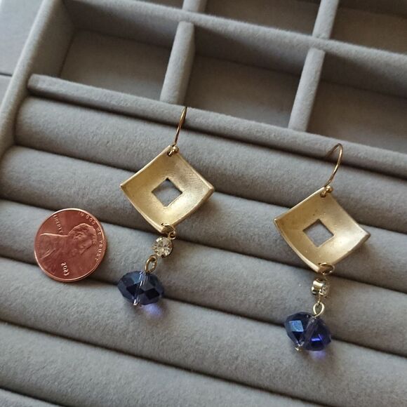 Gold tone and purple Dangle Earrings - Picture 1 of 5